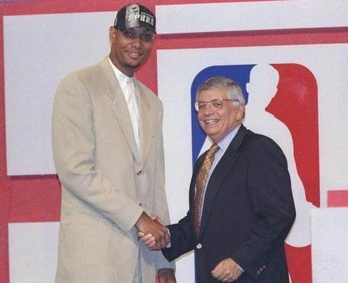 这两位中锋 这两位中锋